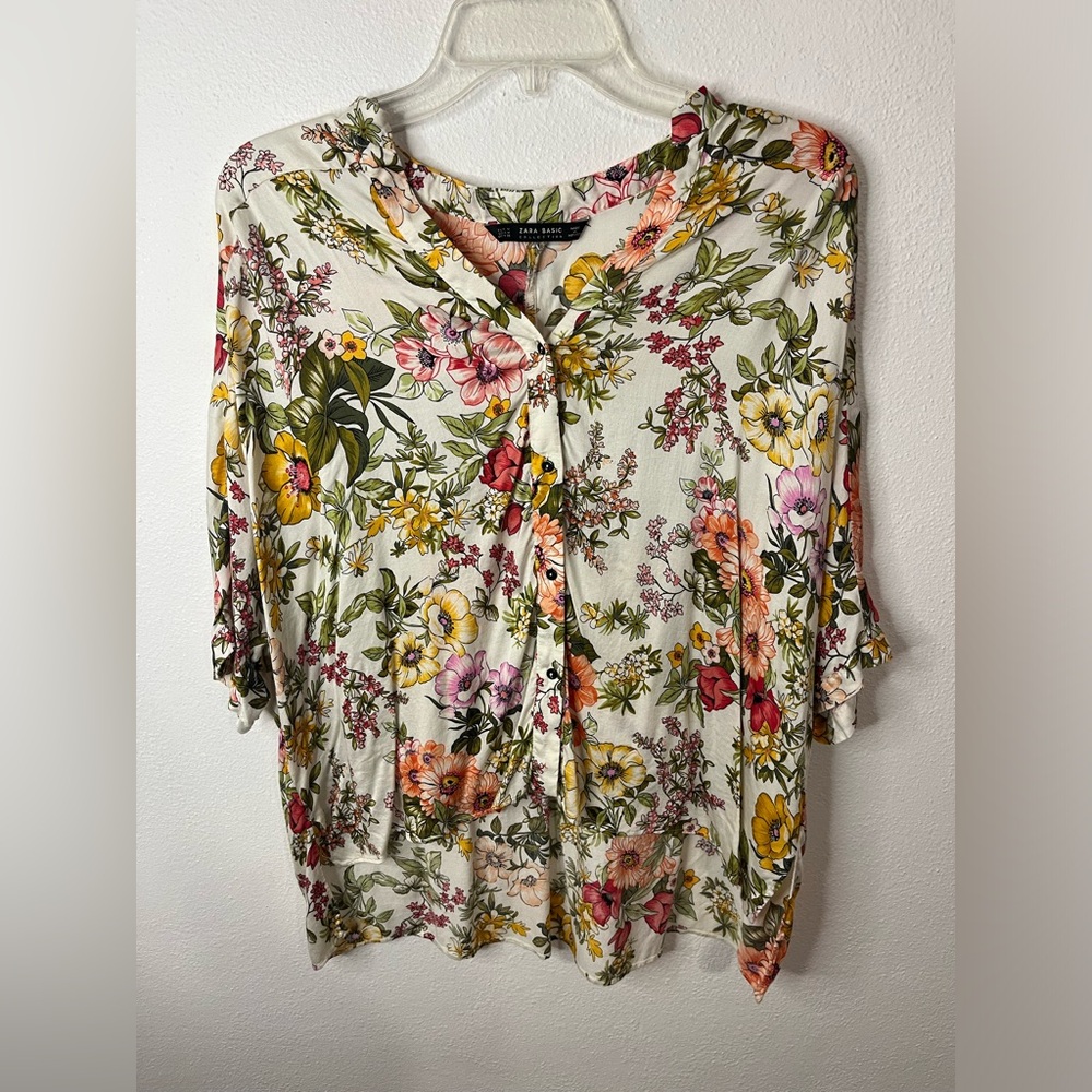 ZARA Women’s White and Multicolored Floral Button Down Shirt Size Medium